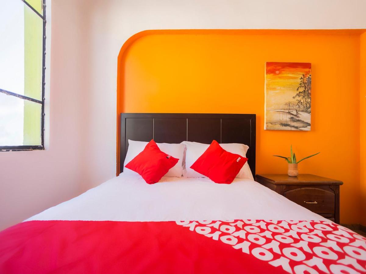 Oyo Hotel Hare Krishna Монтерей Екстериор снимка