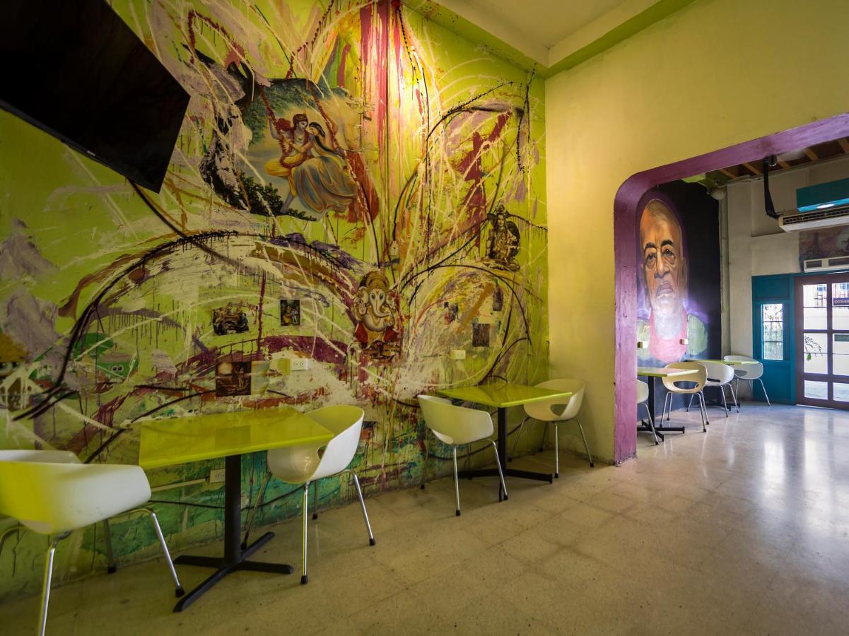 Oyo Hotel Hare Krishna Монтерей Екстериор снимка