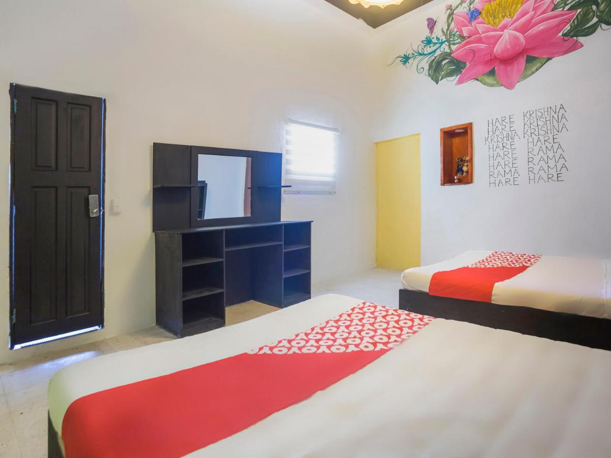 Oyo Hotel Hare Krishna Монтерей Екстериор снимка