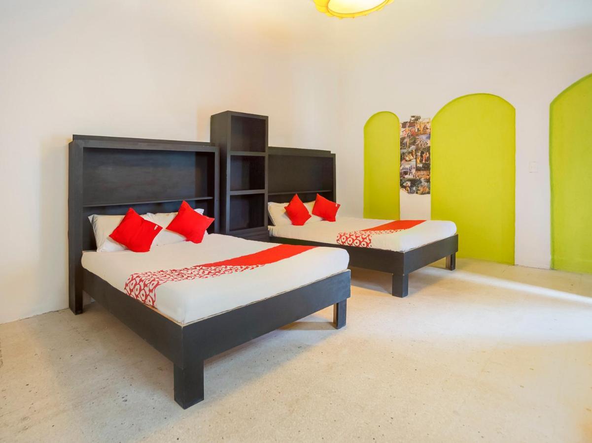 Oyo Hotel Hare Krishna Монтерей Екстериор снимка