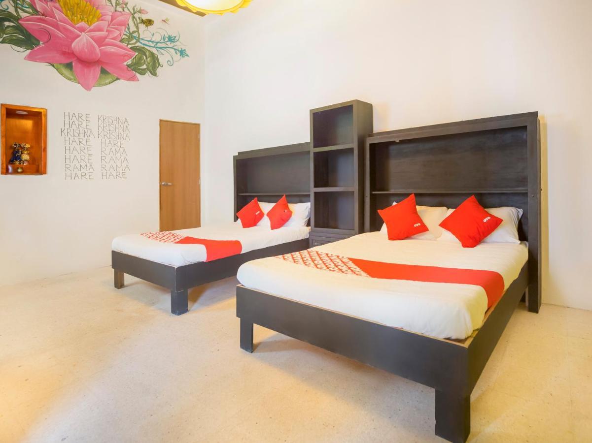Oyo Hotel Hare Krishna Монтерей Екстериор снимка